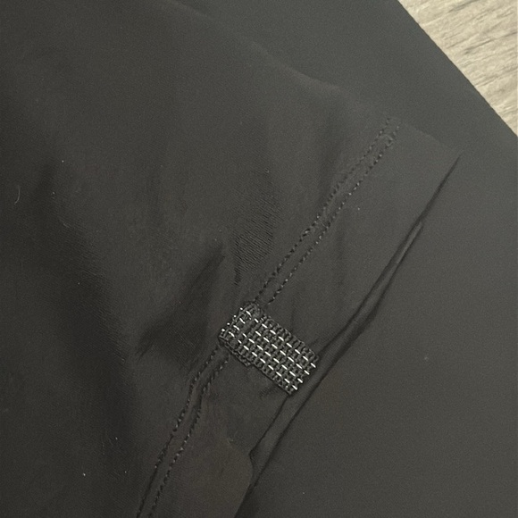 NWOT Lululemon Black Ladies Tank Top w Reusable Bag Tote Measures: 7” pit to pit - Picture 4 of 6